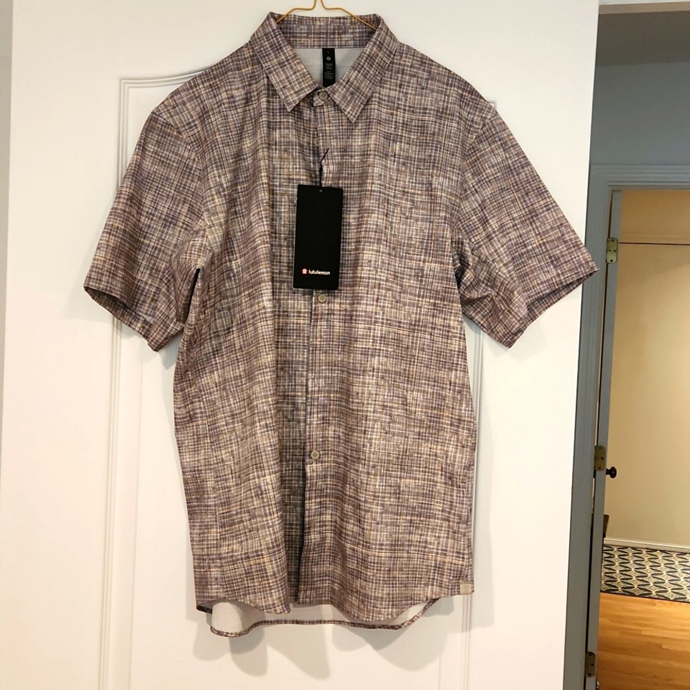 Men's Lululemon botton down shirt size L